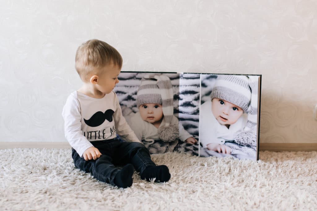 Joomeo's photo books. Create the photo album of her/his birth.